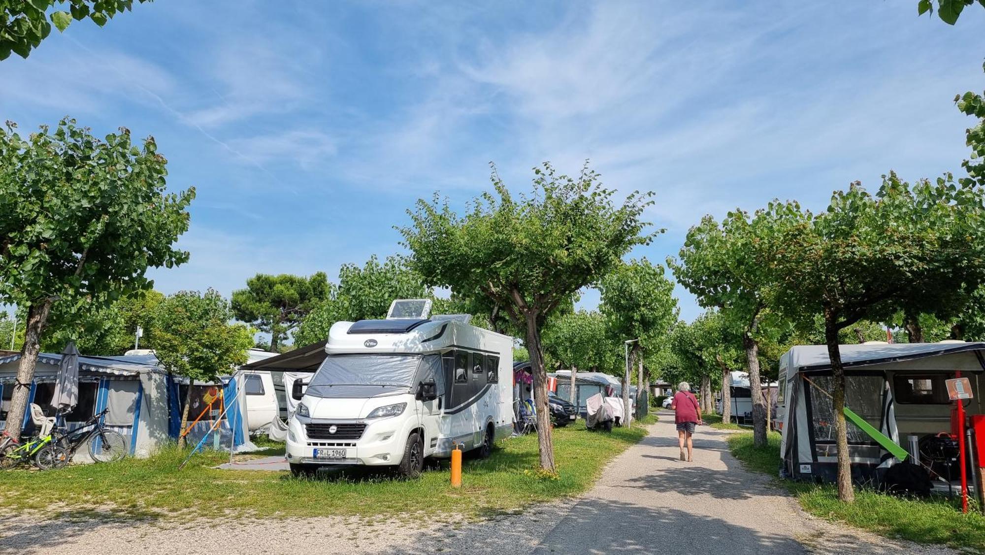 Camping Belvedere Lazise Exterior photo
